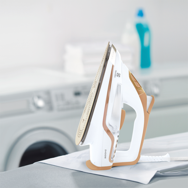 Electrolux 4SafetyPrecision EDB6150 2400 W Buharlı Ütü